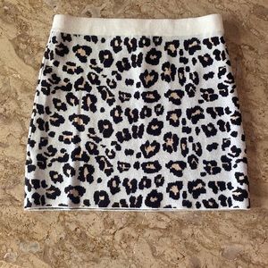 TCEC Leopard sweater knit skirt NWT Medium